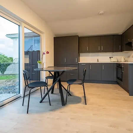 Coastal Cabin, Oranmore, Appartement Galway