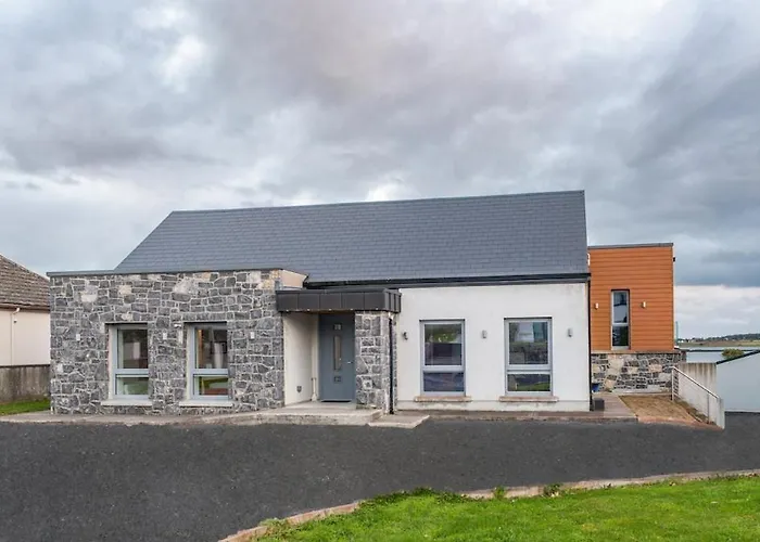 Coastal Cabin, Oranmore, * Galway