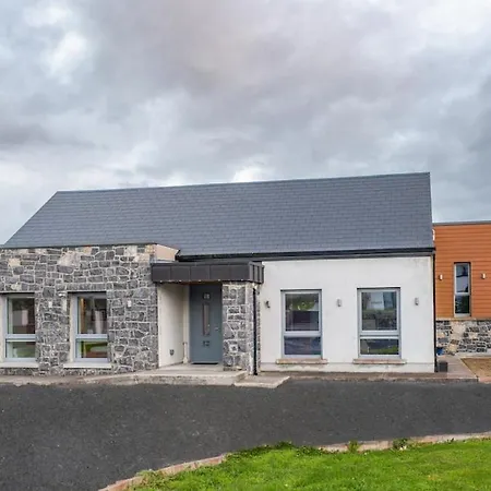 Coastal Cabin, Oranmore, * Galway
